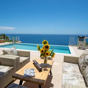 Tsimaras Villa